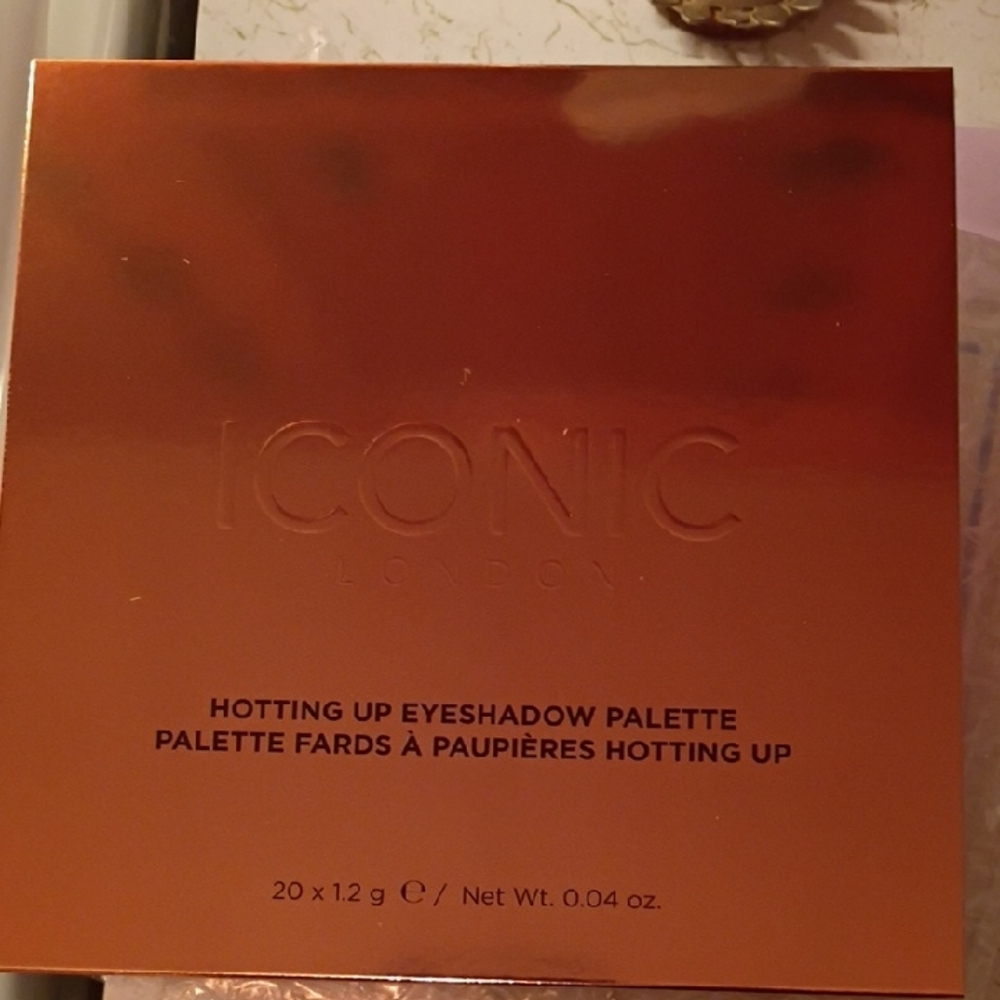 ICONIC London Hotting Up Eyeshadow Palette - Warm Tones
